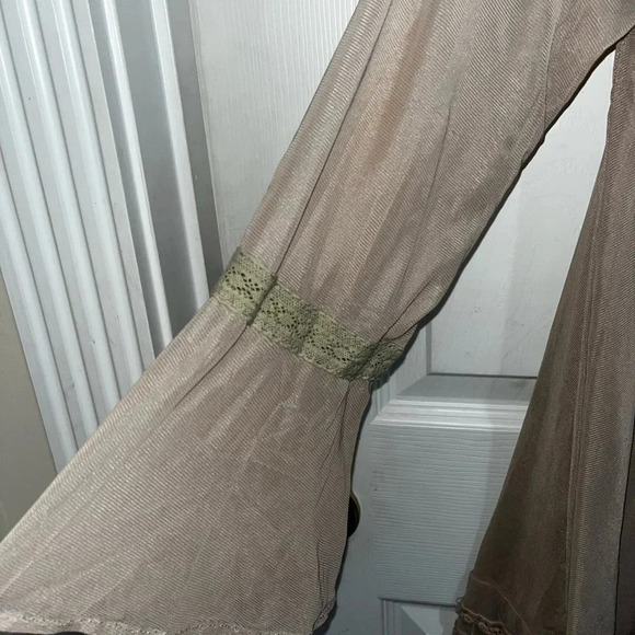 Altard state dress sz small -beige in color - Picture 3 of 7